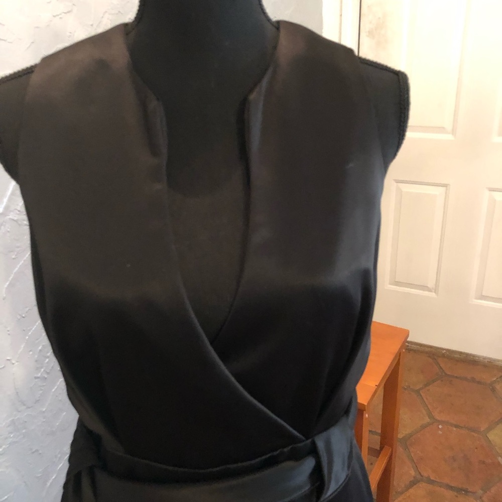 Black dress- fits like a 12